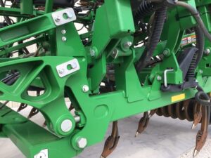 2022 John Deere H550 21