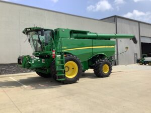 2023 John Deere S780 3